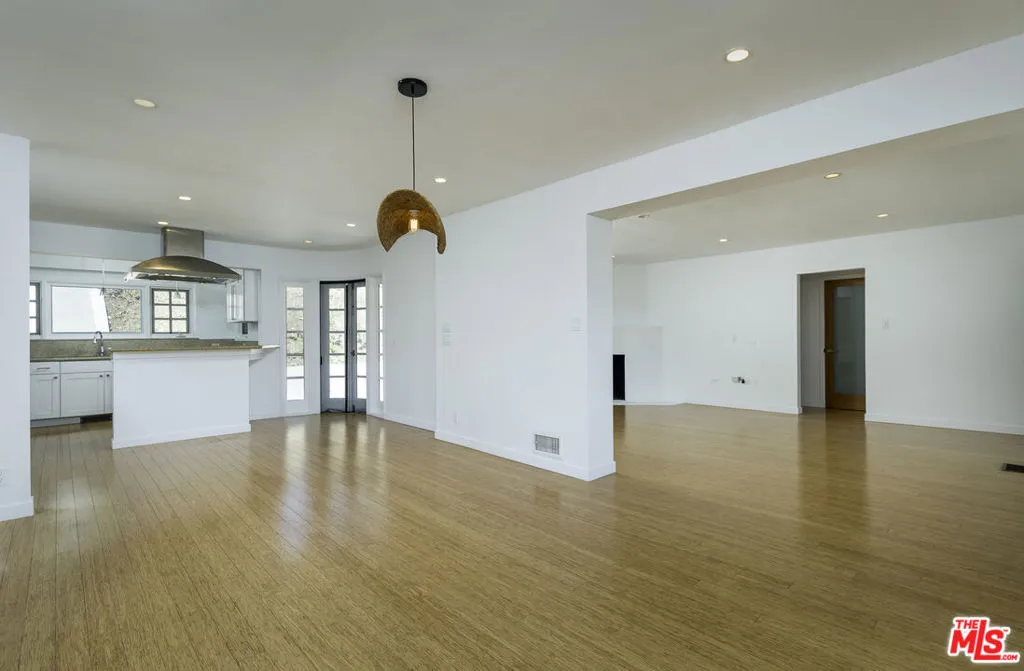 3110 Berkeley Circle, Los Angeles, California 90026 home-pic-7